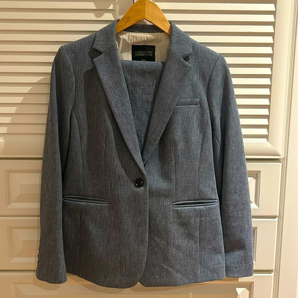 Banana Republic ladies pant suit
